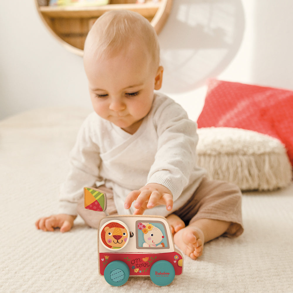 Ma première voiture "Le bus fleuri de Pipa"